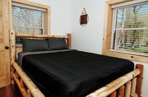 3 bedrooms, WiFi, bed sheets - Cozy Cabin on the Creek with Hot Tub! (Millmont)