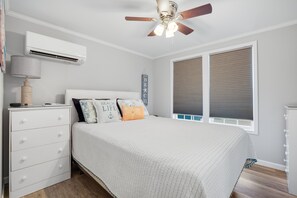 4 bedrooms, iron/ironing board, free WiFi, bed sheets
