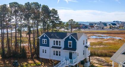Robert's Retreat | 5BR Marsh Views + Decks, Pools, Golf & Captain's Cove Amenities