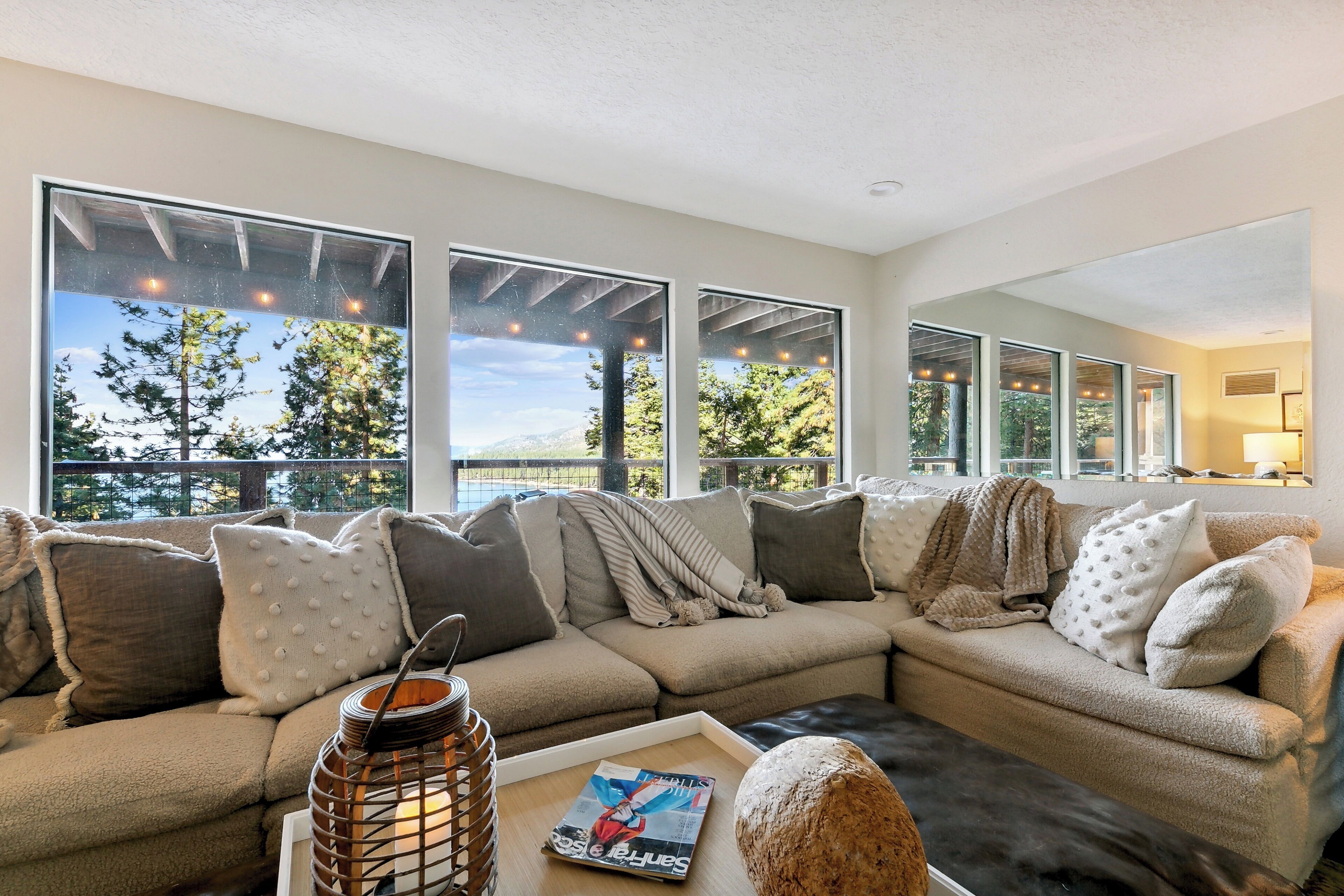 Smart TV, fireplace, DVD player, books