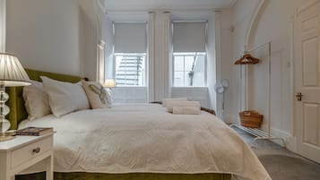 2 chambres, bureau, fer et planche à repasser, Wi-Fi gratuit