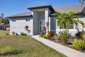 المنشأة من الخارج