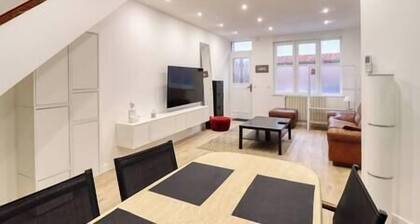 Maison entre les places hyper centre