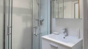 Een douche, een haardroger