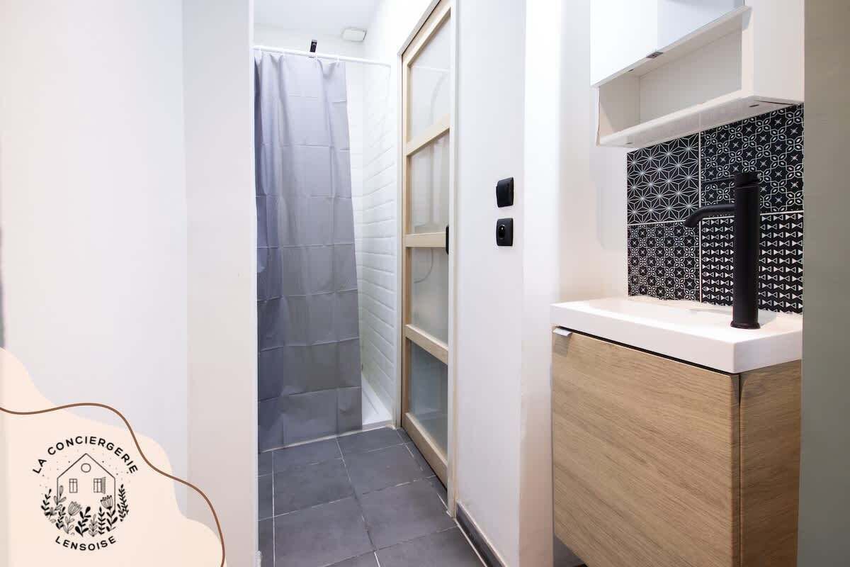 Een douche, een haardroger
