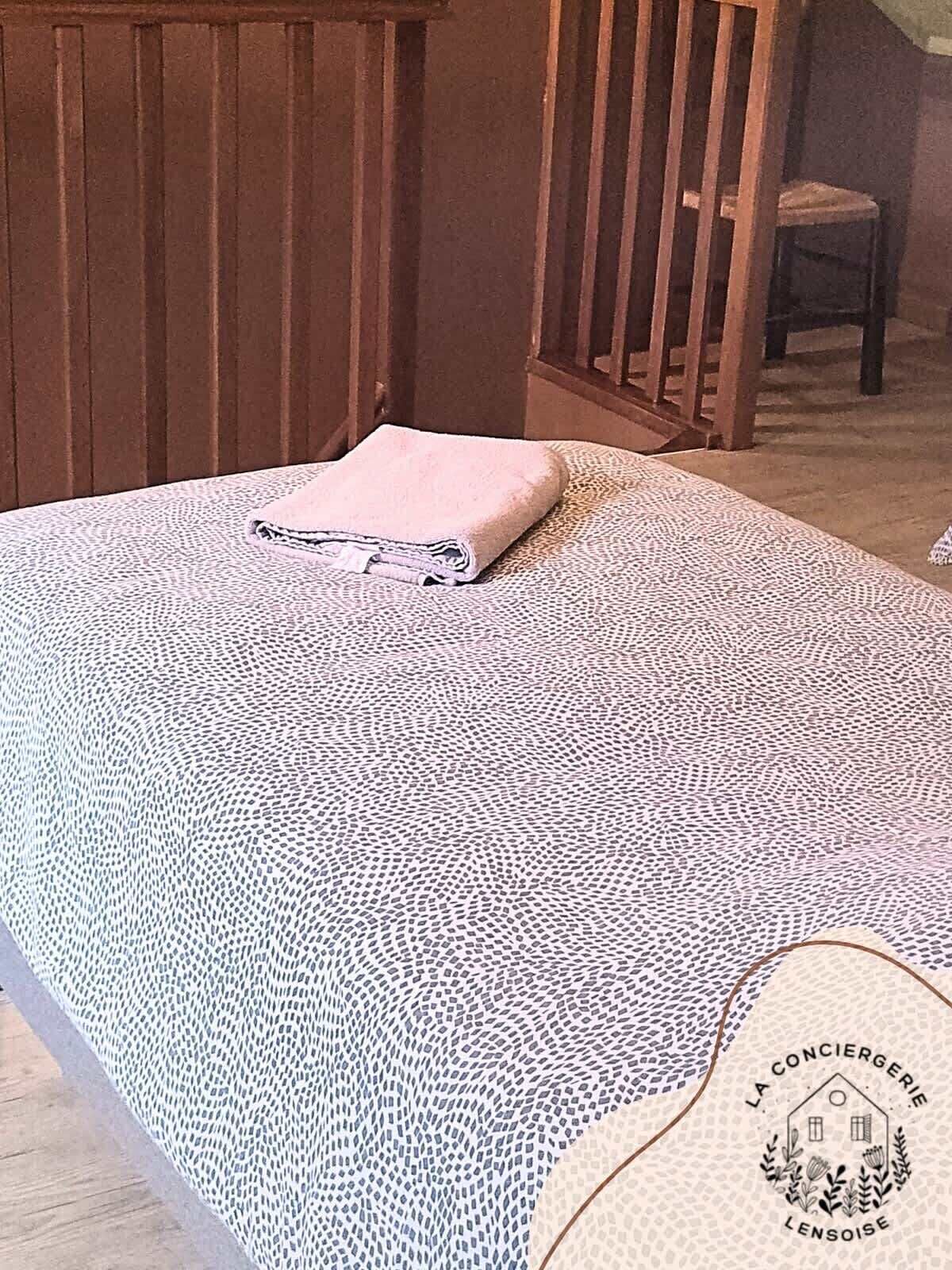 2 chambres, fer et planche à repasser, Wi-Fi, draps fournis