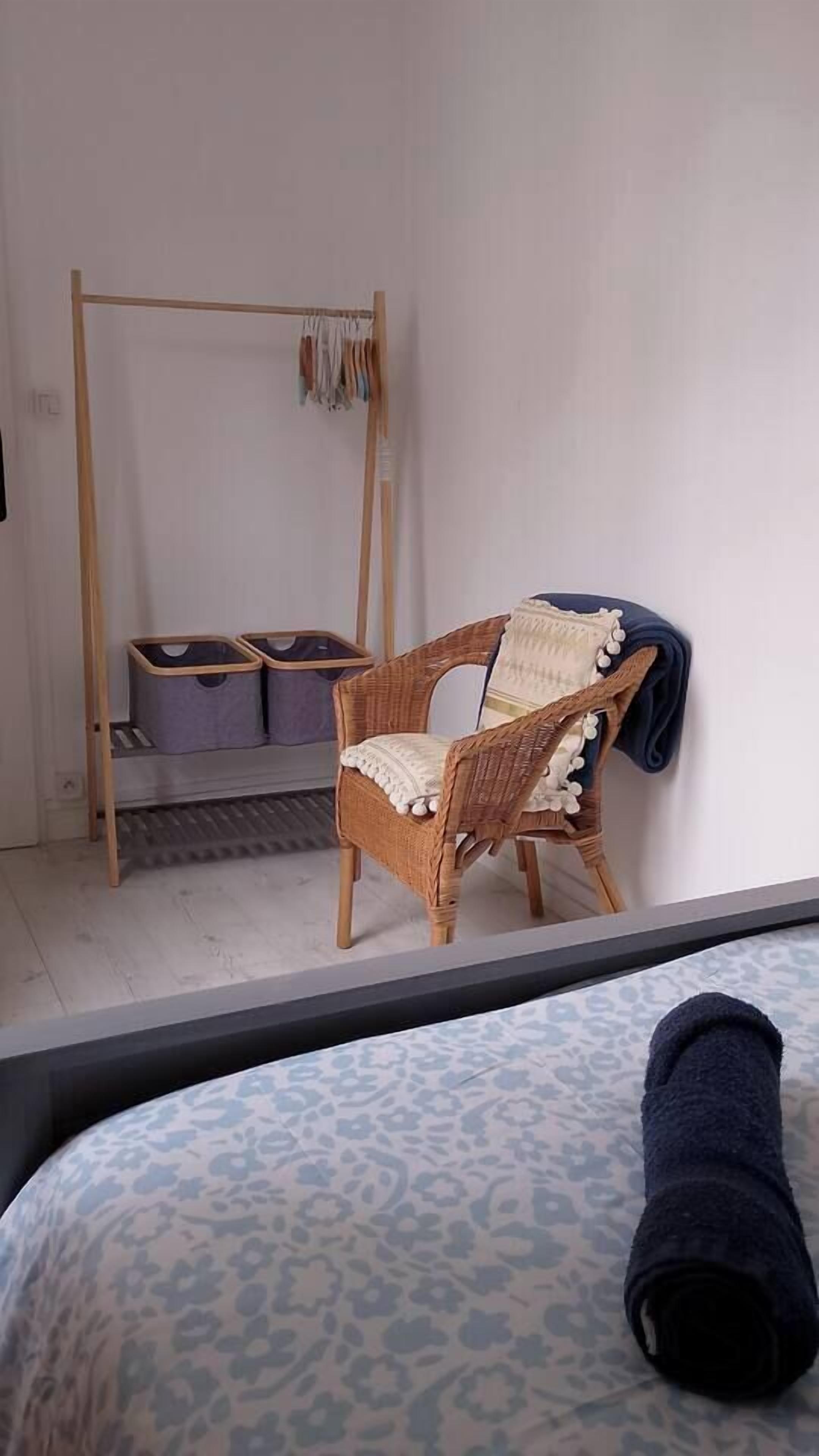 2 chambres, fer et planche à repasser, Wi-Fi, draps fournis