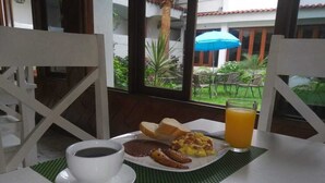 Breakfast meal - Kartagus B&B (San Salvador)