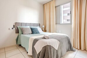 3 bedrooms, iron/ironing board, WiFi, bed sheets - 3BR Apartment with Pool/Sauna close to the center (Vila Viana Goiânia)