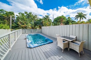 A heated pool - 821 Managed by Brampton Park (Delray Beach)