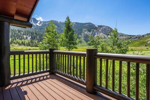 Property grounds - XXL Snowcreek #747 - 5 Bedroom 4 Bathroom Sleeps 12 Pet Friendly, Amazing Mountain Views (Mammoth Lakes)