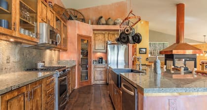 XXL Snowcreek #747 - 5 Bedroom 4 Bathroom Sleeps 12 Pet Friendly, Amazing Mountain Views