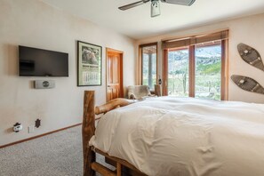 5 bedrooms, iron/ironing board, free WiFi, bed sheets