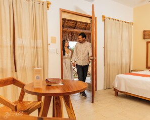 Comfort-Doppelzimmer, Gartenblick | Zimmersafe, laptopgeeigneter Arbeitsplatz, Verdunkelungsvorhänge