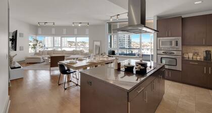 Penthouse Views 2BR/2BA High-Rise Retreat
