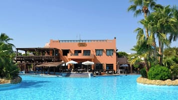 10 outdoor pools, open 9:00 AM to 6:00 PM, pool umbrellas, sun loungers