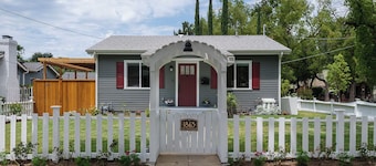 Charming 1-bedroom guest suite in welcoming Pasadena with AC, WiFi