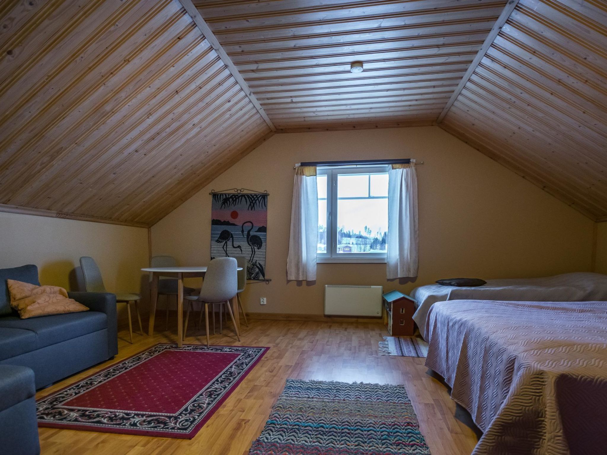 1 bedroom, travel crib