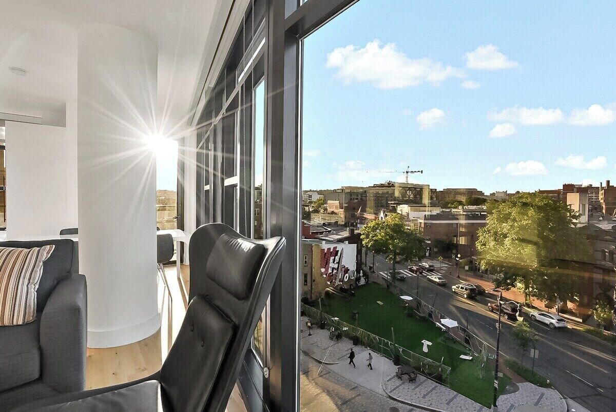 Contemporary | Downtown | Views | Luxury