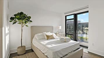 2 bedrooms, internet, bed sheets