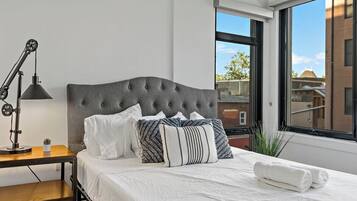 2 bedrooms, internet, bed sheets