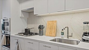 Fridge, microwave, oven, stovetop - Contemporary | Downtown | Views (Washington)