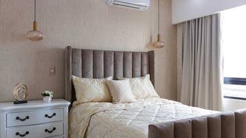 Comfort Condo, 1 Bedroom, Private Bathroom, Mountain View | 1 bedroom, blackout curtains, iron/ironing board, free WiFi