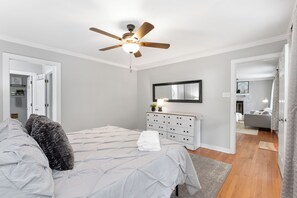 5 soverom, strykejern/-brett, wi-fi og sengetøy