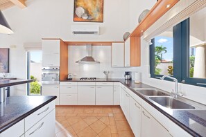 Fridge, oven, toaster, blender