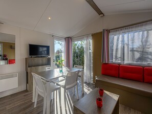 Dining - Le Tadorne by Interhome (Carnac)