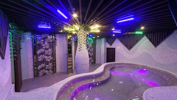 Salas para tratamentos a dois, sauna seca, sauna a vapor