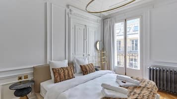 Apartamento | Espaço de trabalho para notebook, ferros/tábuas de passar roupa