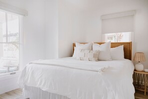 4 bedrooms, WiFi, bed sheets