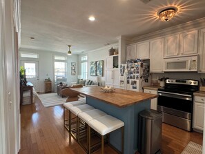 Interior - Charming 2-bedroom gulf view condo in serene Pass Christian / Long term Rental (Pass Christian)