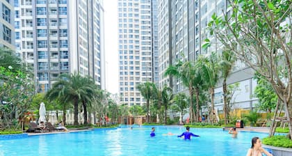 Refined Saigon - Vinhome Central Park
