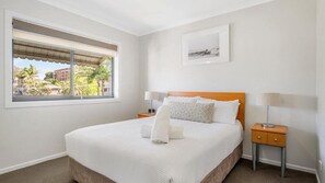 2 slaapkamers, een strijkplank/strijkijzer, internet