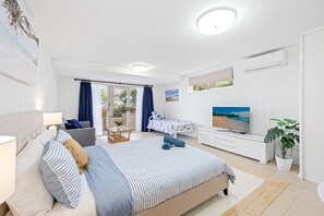 4 bedrooms, iron/ironing board, internet - Beached at Lighthouse (Port Macquarie)