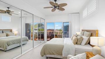 4 bedrooms, iron/ironing board, Internet