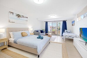 4 chambres, fer et planche à repasser, accès à Internet