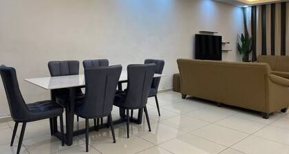 raja residence homestay sendayan seremban n9 2storey 4BR free wifi 65in smart tv