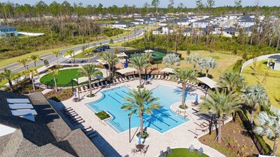 Shoreline Sanctuary – Pool • Beach• Downtown• Pickle ball• Putting Green