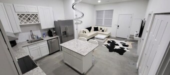 Modern Newly built 2-bedroom house minutes from downtown Park
Hills