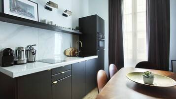 Apartment | Private kitchen | Fridge, microwave, oven, stovetop