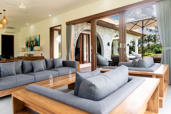 50-吋智慧型電視、數位頻道、Netflix、串流服務