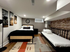 3 bedrooms, desk, iron/ironing board, WiFi