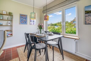 Dining - Haus Hildebrand - "Relax and feel good in Haus Hildebrand!" (Hörnum)