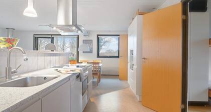 Lovely home in Samsø with WiFi