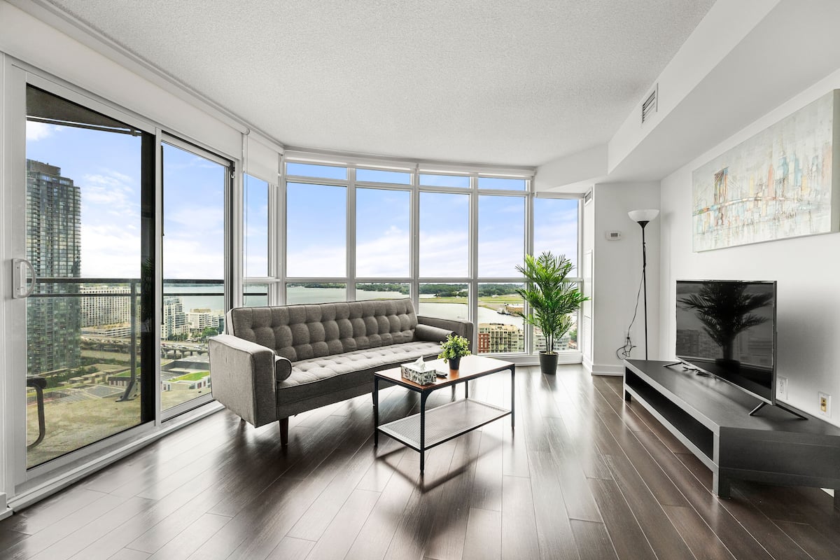 Family Apartment, Multiple Beds, Non Smoking, Kitchen | Living area