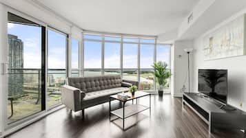 Family Apartment, Multiple Beds, Non Smoking, Kitchen | Living area