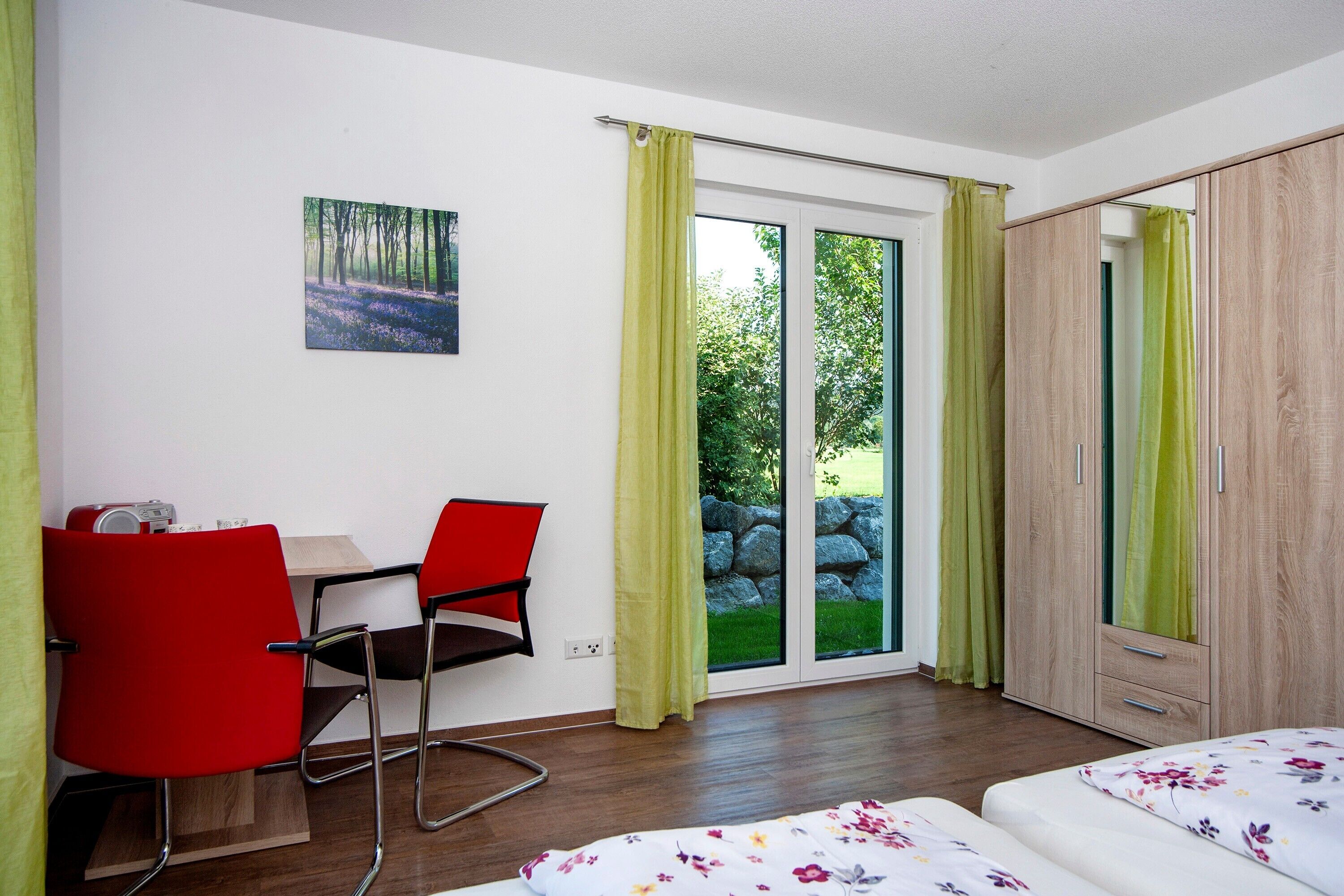 2 bedrooms, free WiFi, bed sheets, wheelchair access